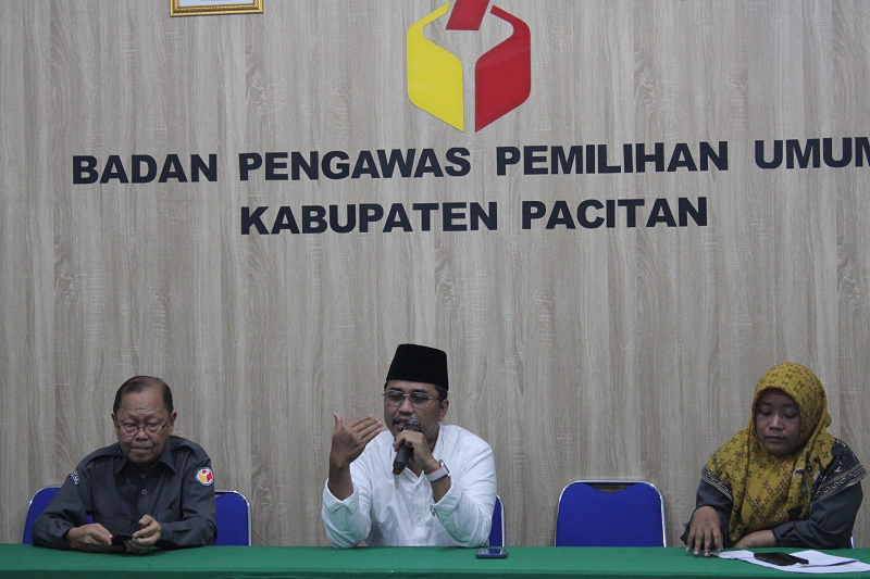 ETOS KERJA BAIK BAWASLU KABUPATEN PACITAN  DAPAT APRESIASI DARI PIMPINAN BAWASLU PROVINSI JAWA TIMUR.