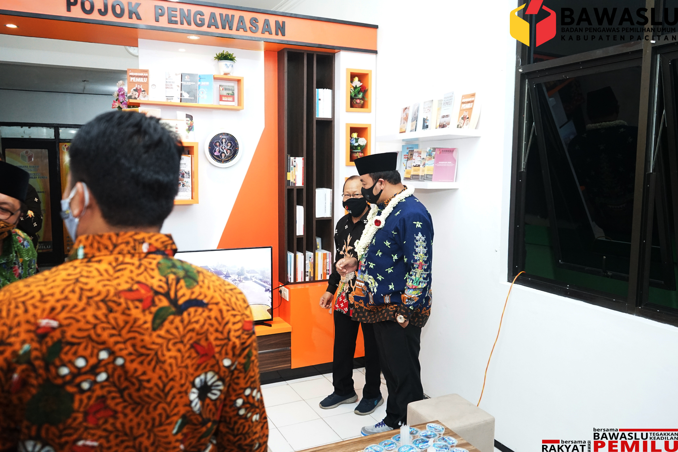 Jelang Pemilihan Bupati dan Wakil Bupati Pacitan 2020, Bawaslu Pacitan launching pojok pengawasan dan ruang PPID