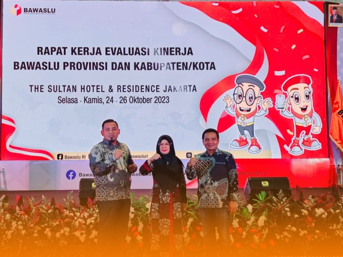 Ketua, Anggota Serta Plt.Kepala Sekretariat Bawaslu Pacitan Hadiri Rapat Evaluasi Kinerja di Jakarta