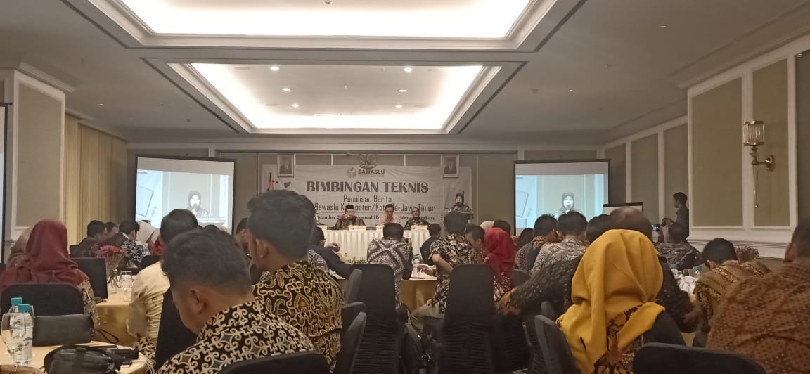 Optimalkan Fungsi Kehumasan, Bawaslu Jatim Gelar Bimtek Penulisan Berita