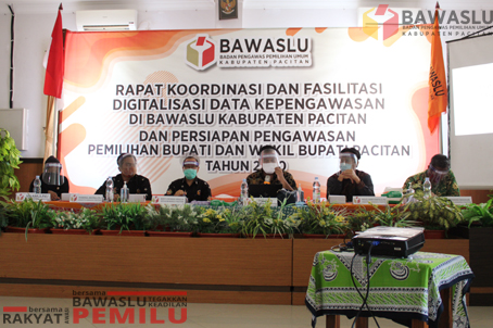 Purnomo Apresiasi Digitalisasi Data Secara Terstruktur, Masif, dan Sistematis (TSM) di Bawaslu Pacitan.