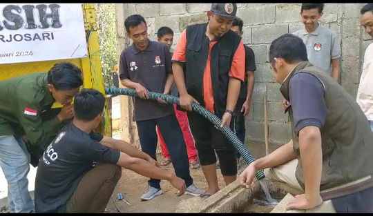 Salurkan Air Bersih Bawaslu Peduli Ringankan Kebutuhan Warga 