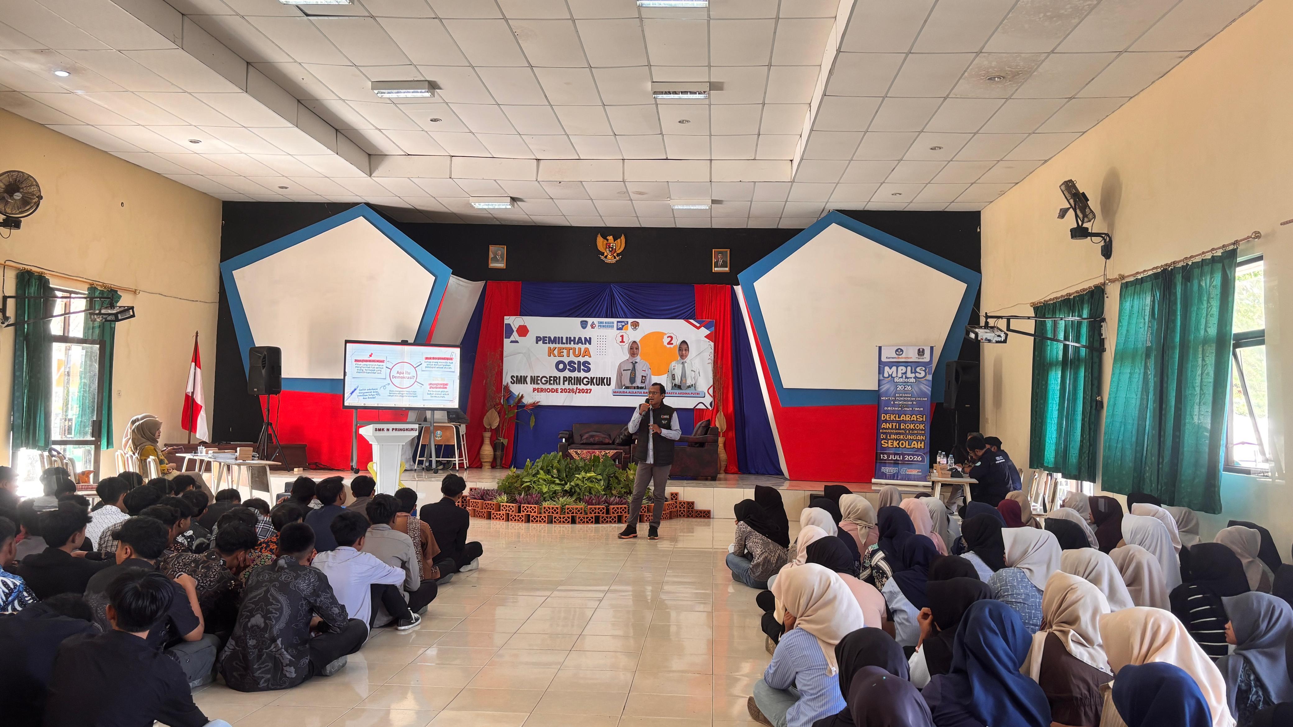Bawaslu Pacitan Sosialisasikan Pencegahan Politik Uang kepada Pemilih Pemula melalui Pemilos SMK Negeri Pringkuku