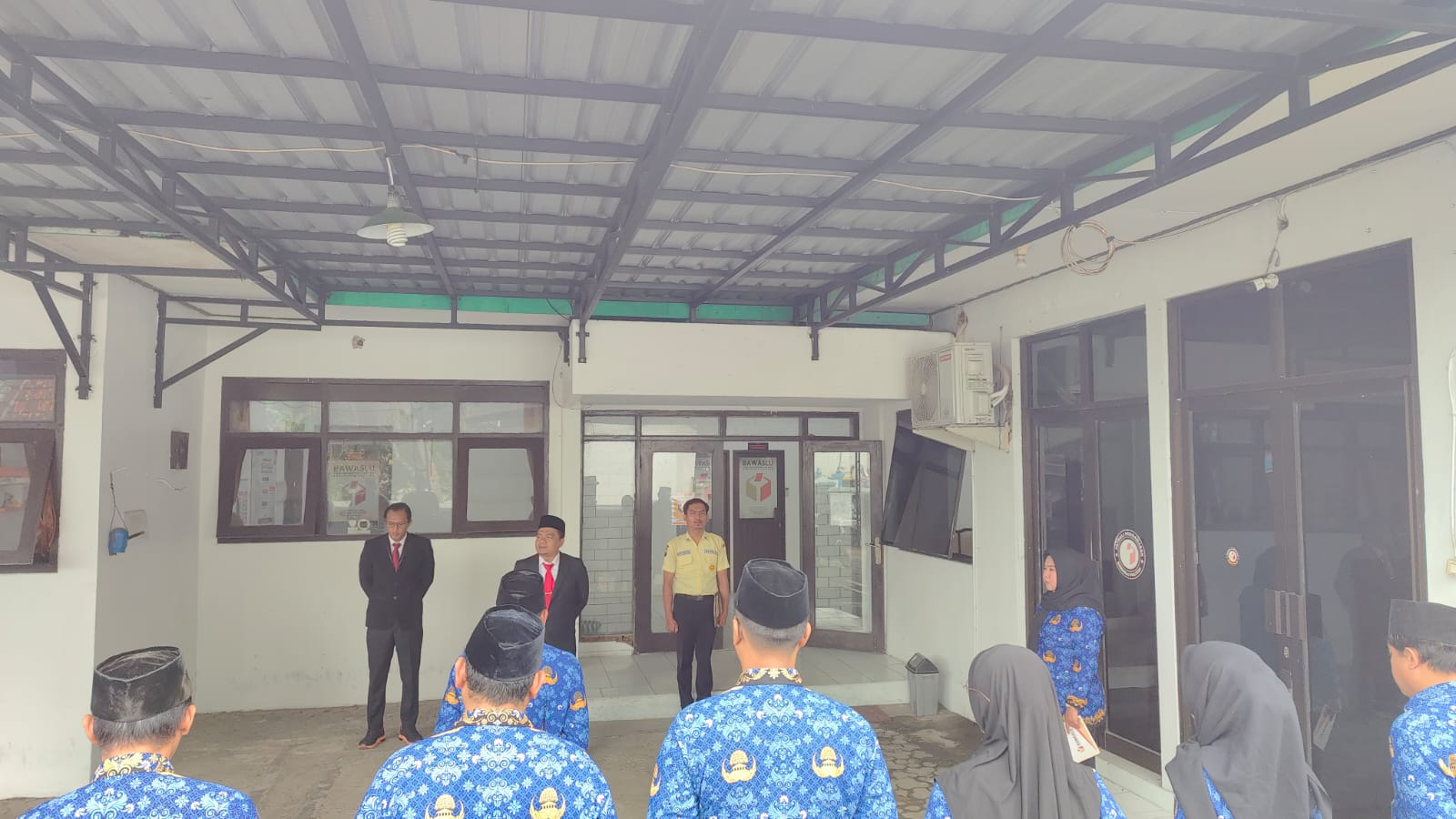 Bawaslu Pacitan Gelar Upacara Peringatan Hari Sumpah Pemuda ke-98