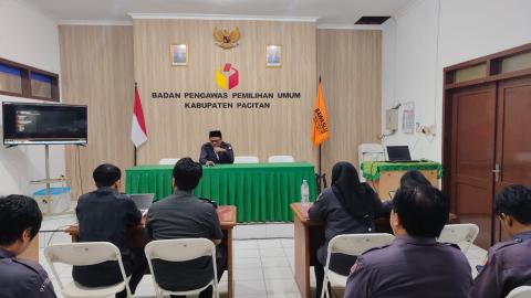 Sekolah Rakyat Bawaslu Pacitan Bahas Pengawasan Dana Kampanye 