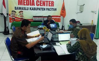 Tim Verifikasi  Bawaslu Provinsi Jawa Timur Supervisi SPJ Ke Bawaslu Pacitan