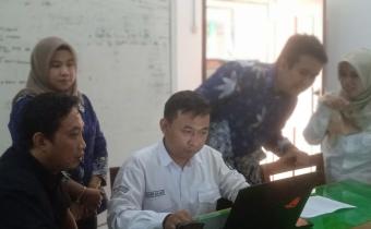 Kunjungi KPU, Agus Melihat Langsung Proses  Aplikasi SIDALIH