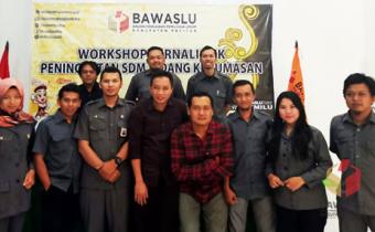 Tingkatkan Kapasitas SDM Staff, Bawaslu Pacitan Gelar Workshop Jurnalistik